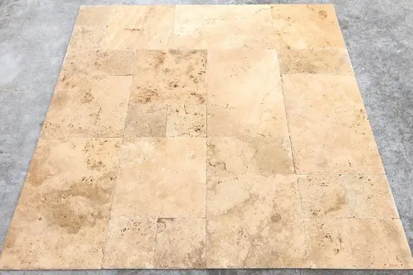Brushed & Chiselled Edge Travertine Light Comm. Pattern Set x 1,2cm